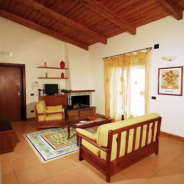 Residence Casale Da Padeira Torre Caracciolo 4*,  Ιταλία